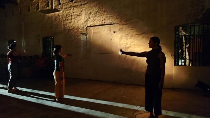 A place in Kolkata where contemporary dance works is true 

