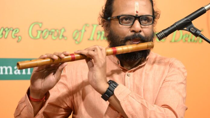 Chandan Kumar and Vishwas Hari presented the raga with artistic cleverness at the annual music ceremony of Sushara Trust.

