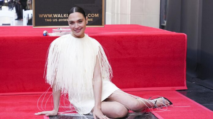 Gal Gadot's Walk of Fame Defemplines interrupted by Palestinian protesters amidst Israeli airy attack on Gaza

