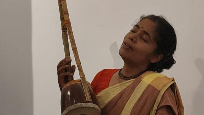 Meet Bowl singer Santhapriya of Kerala 

