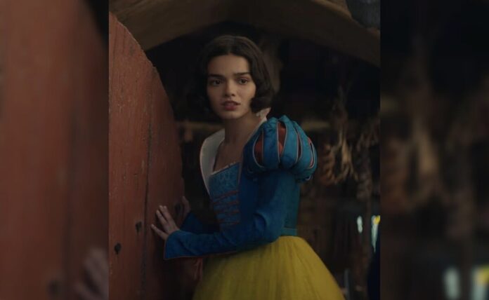 <i>snow White</i>: 