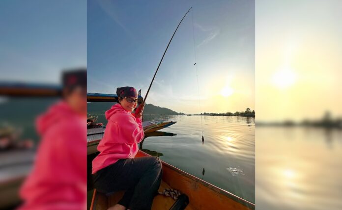 Hina Khan's visit to Kashmir is about all grand sunset, traditional markets and road trips


