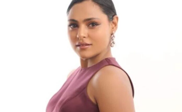 Malayalam actress Vinci Alashius insisted on fixing her dress on the set of drugs

