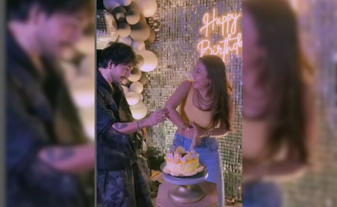 Neha Kakkar tattooed the early people of brother Tony with sister Sonu Kakkar on his hand

