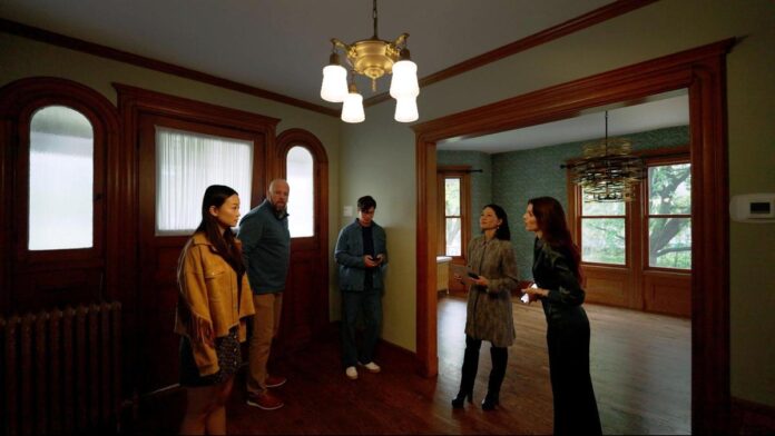 Review of 'Appearance' Movie: Steven Soderberg's simple horror-drama yet

