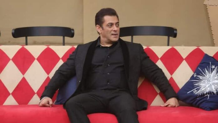 Salman Khan Opens Up On Lack of Support From Bollywood For His Films, Says ‘Everybody Needs It’ Salman Khan Opens Up On Lack of Support From Bollywood For His Films, Says ‘Everybody Needs It’