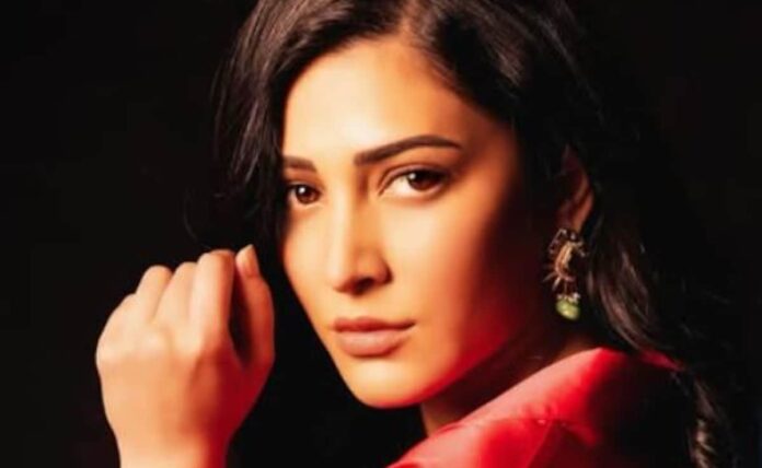 Shruti Haasan reacts to people, asking people: 