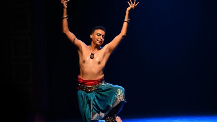 Vaibhav arekar and sometimes expanding fronts of their dance

