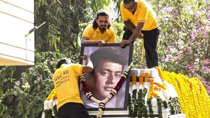 Veteran actor Manoj Kumar cremated with state honor

