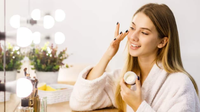 5 essential suggestions for management of oily skin during monsoon season

