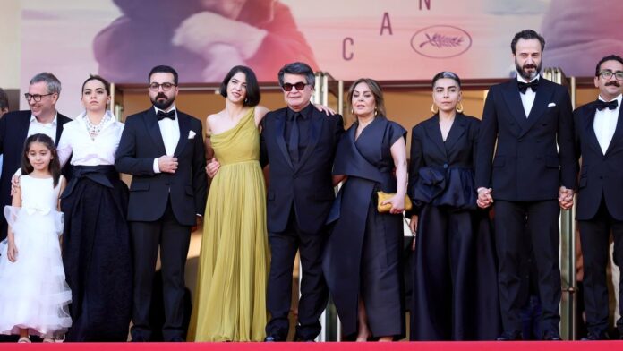 Ear 2025: After two decades, Jaffer returns to Panahi, it receives 10 minutes of standing ovation for 'just one accident'.

