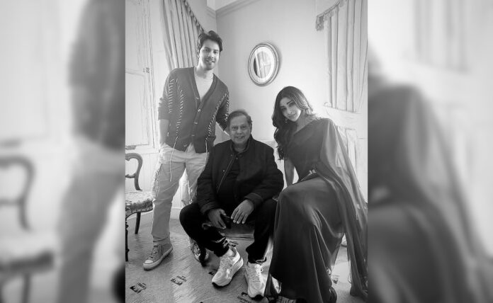 <i>Is</i>: Mouni Roy revealed what makes Varun Dhawan a wonderful person

