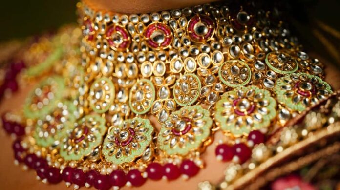 Bridal jewelery trend for a fashionable summer wedding - 2025

