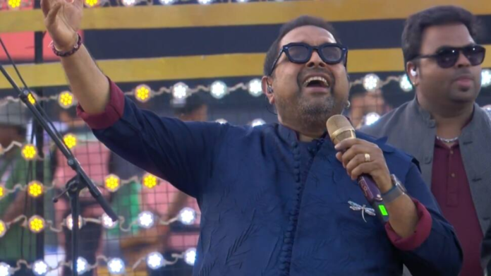 IPL 2025 Finals: Shankar Mahadan and son pay patriotic music at the closing ceremony - watch

