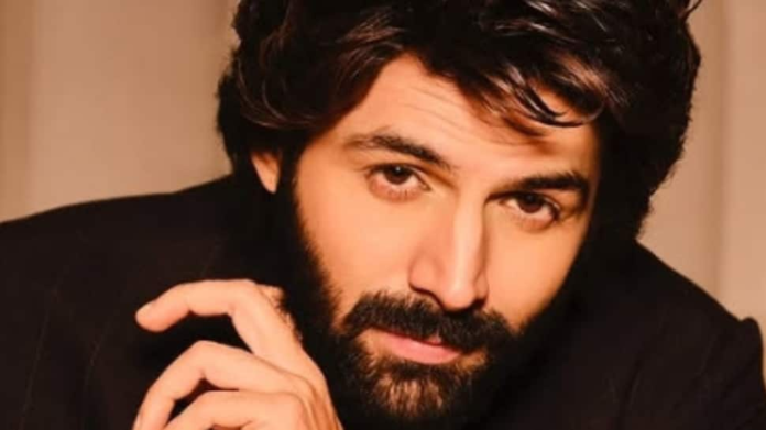 Kartik Aaryans paid tribute to his K-Harmy at the Zee Cine Awards

