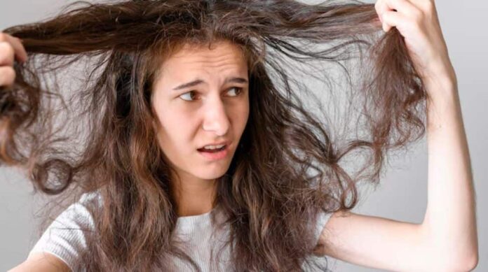 Stay fabulusly frizz-free with this summer haircare checklist!

