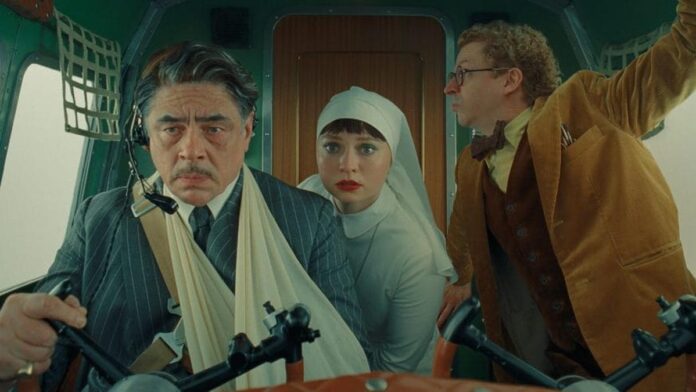'The Fonisian Scheme' Movie Review: Wes Anderson on Autopyalat

