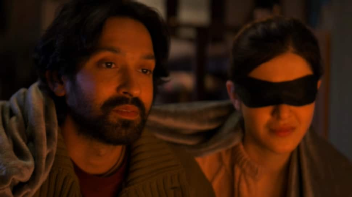 Ankhon Ki Gustyon Trailer: Vikrant Masi and Shanaya Kapoor's love story is beyond sight - clock

