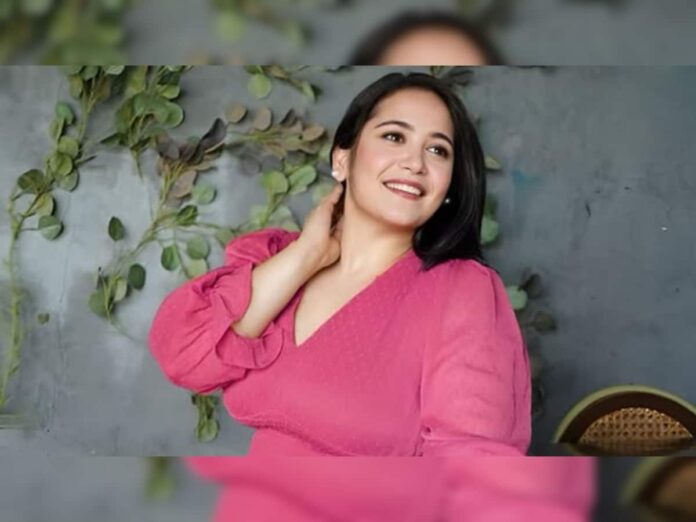 Babidol Archie aka Archita Fukan paid about 25 lakh rupees to avoid prostitution, now donates money to children to save children from red-light areas, animal welfare.

