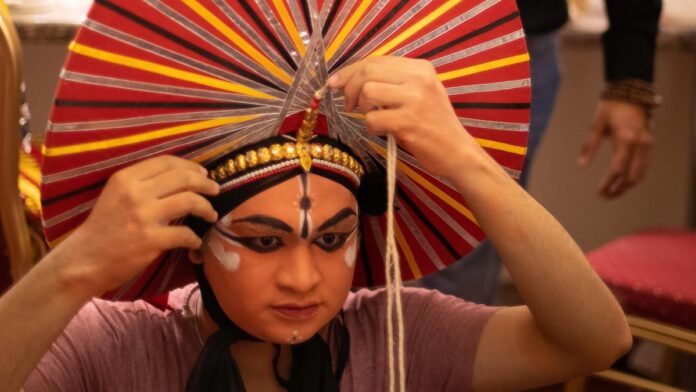 His fight between Yakshagana artist and contemporary and classic

