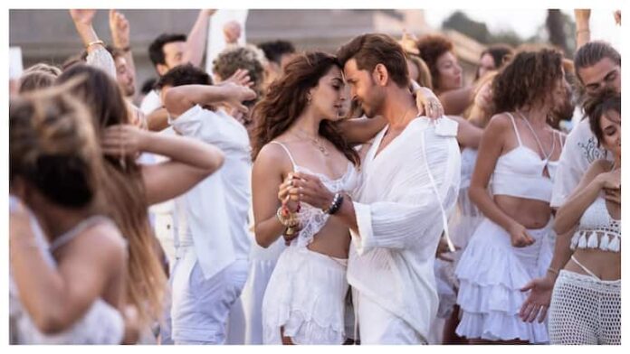 Kiara Advani Reminds Netizens Of Deepika Padukone In War 2 Song Aavan Jaawan Kiara Advani Reminds Netizens Of Deepika Padukone In War 2 Song Aavan Jaawan