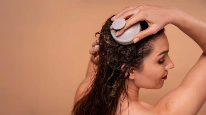 Monsoon mistake: Why your hair is being weakened by leaving hair oil

