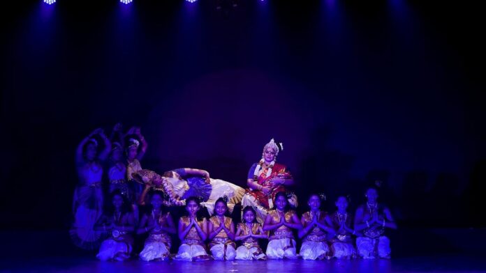 Namami Narayanam again told the stories of Krishna through Mohanyattam 

