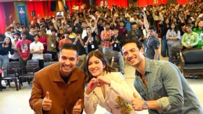 Shanaya Kapoor is playing the role of critics honestly due to the start of her film on her parents.

