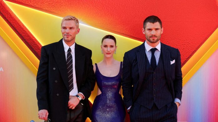 'Superman' flexes his second weekend with $ 57.3 million

