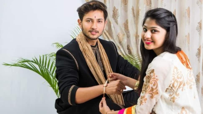 15 Adorable Sibling Photo Pose You need to try this protection bond 2025 - your Instagram will thank you

