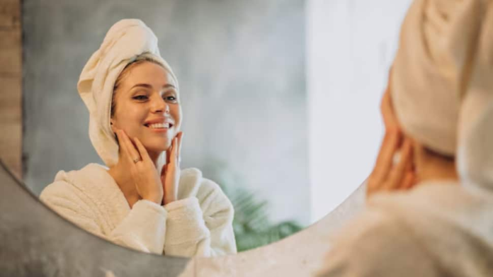 8 Essential anti-aging materials you should use in your 20s for radiant and young skin.

