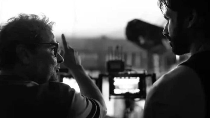I am Kamini, I am Haider, and now I am ...: Shahid Kapoor wrapped Vishal Bhardwaj

