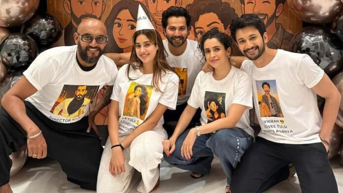 Varun, Janhvi, Rohit & Sanya Celebrate End Of Shoot For 