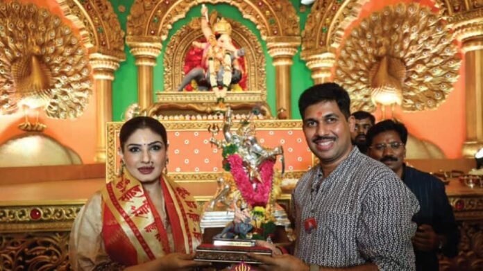 Ganeshotav 2025: Raveena Tandon visited Srimanta Bhusahab Rangpati Ganapati Mandal in Pune, offer prayers

