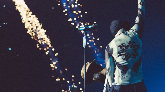 Who am I? Son of a roadways ticket checker, this 10th pass singer went from a salary of Rs 2,000 to sold out concerts.