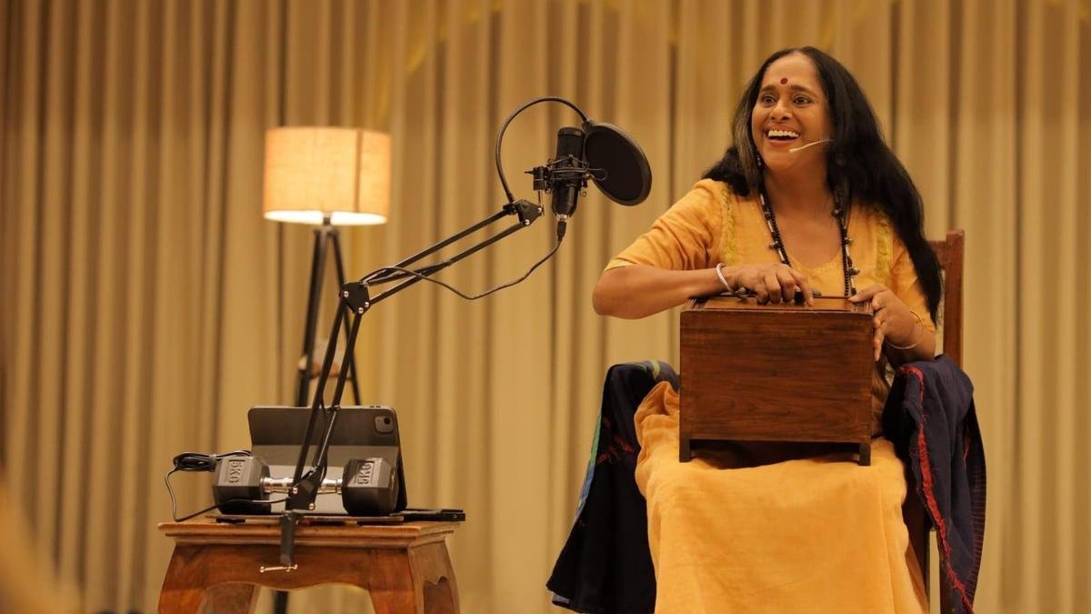 How a 60-year-old woman refreshes her memories through theater