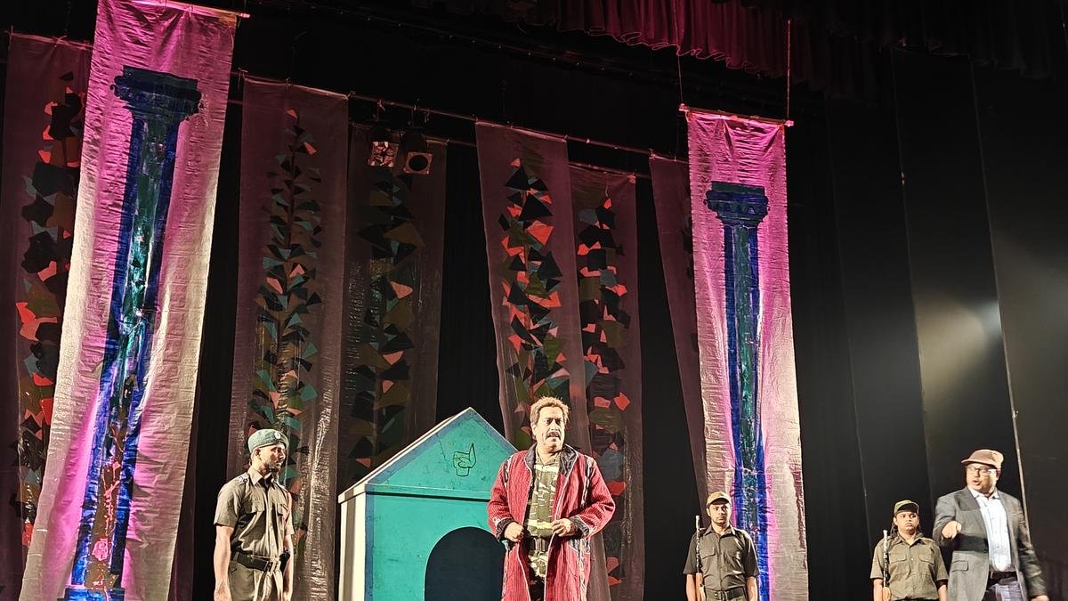 Veteran Bengali playwright Chandan Sen's play shows a mirror of autocracy and declining freedom.