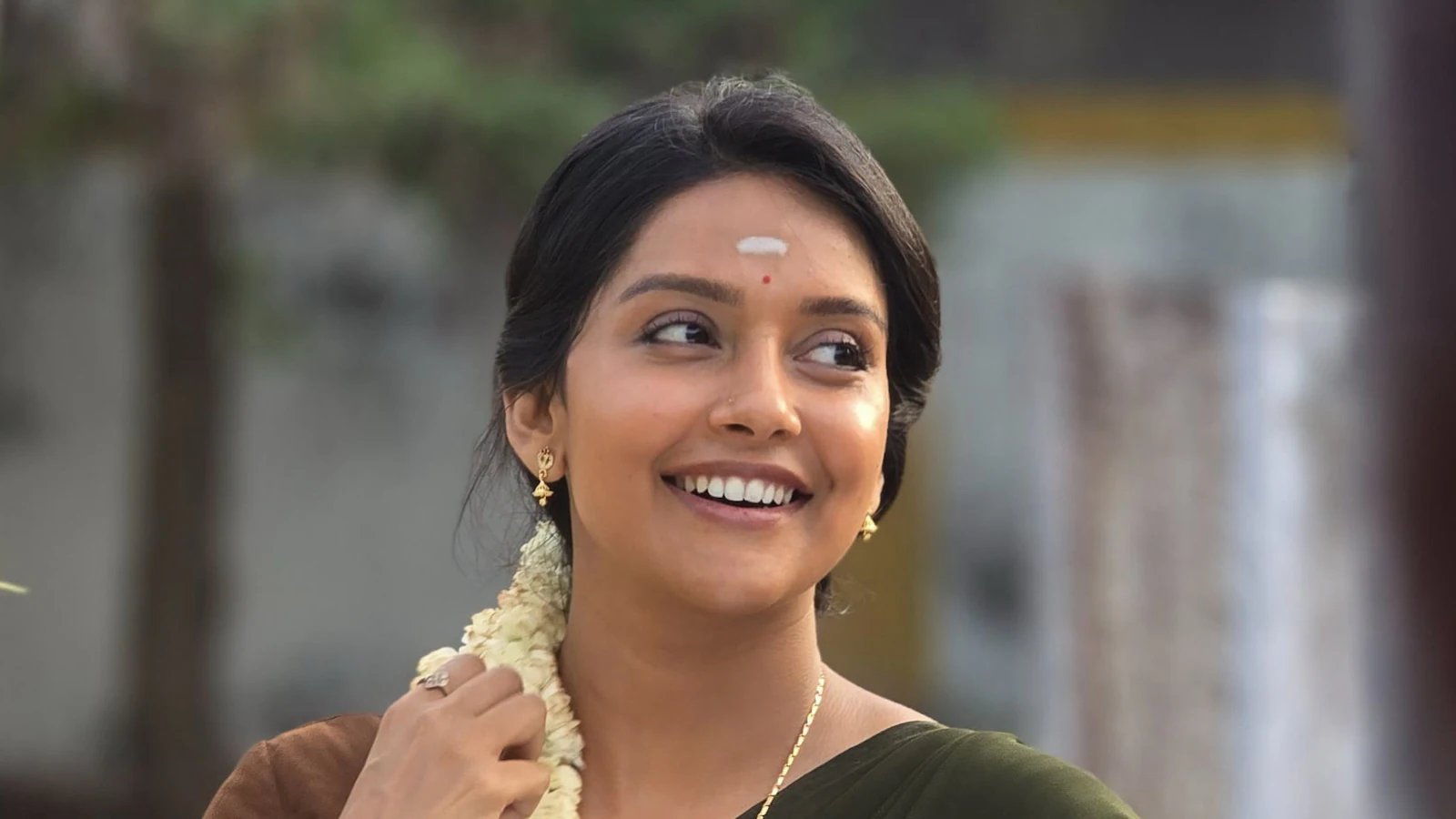 Retardation Director Mahima Nambiar recalls getting 20 stitches before shooting the song: 'She came back on day 6 after plastic surgery'