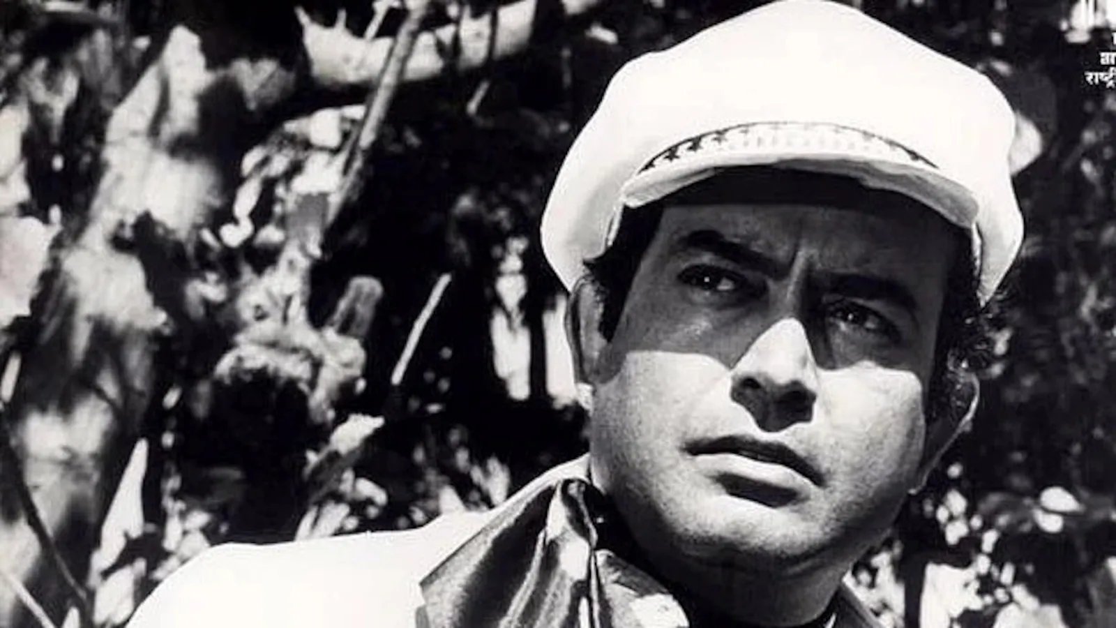 'Broke' Sanjeev Kumar did C-grade films, friends owed him Rs 96 lakh