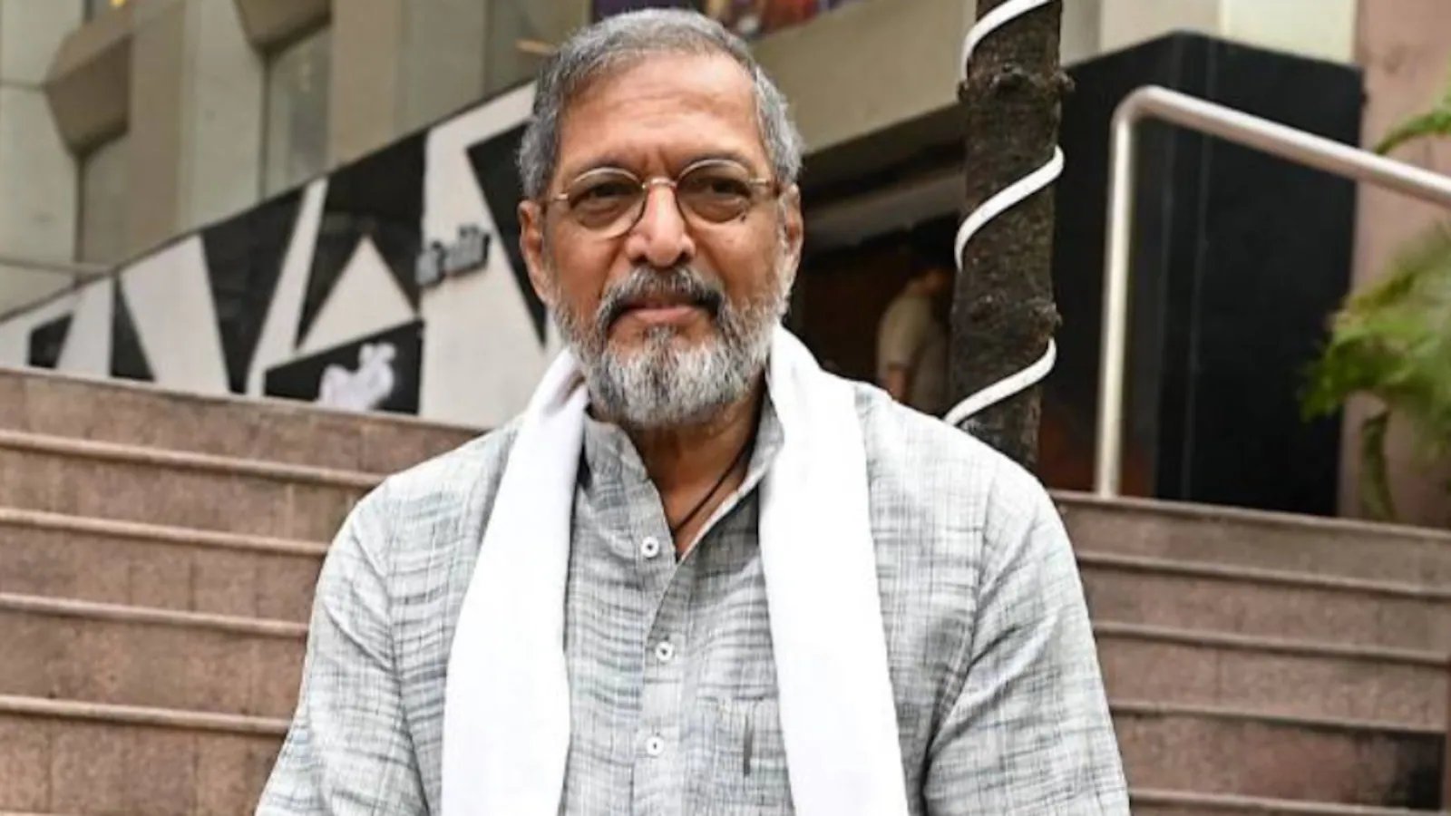 Eminent actor Nana Patekar was cremated with official honors at Pune Farm House
