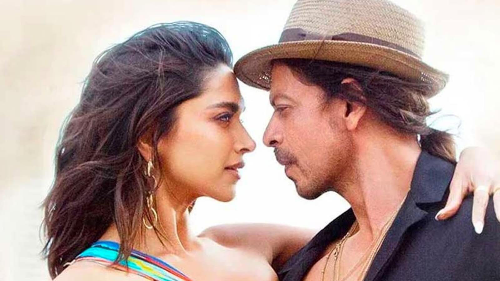 Shah Rukh Khan will shoot songs for Deepika Padukone the king October 26 in Mumbai: Report